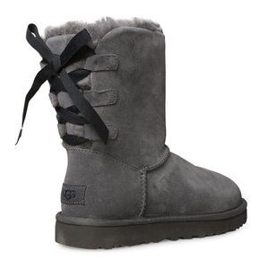 UGG SHORT CONTINUITY BOW CHARCOAL SUEDE SHEEPSKIN
